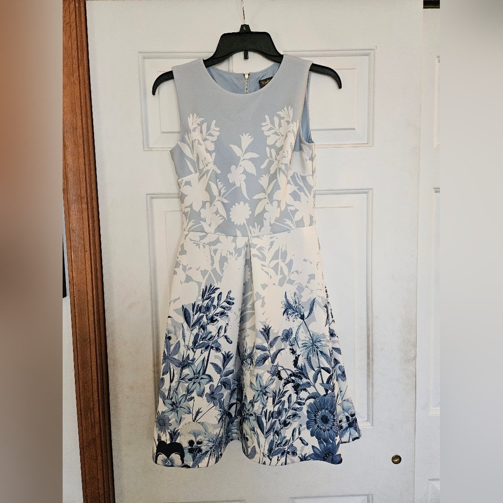 Taylor floral dress small/4